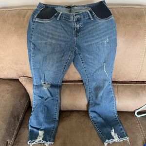 Distressed maternity skinny Jean ankle length
